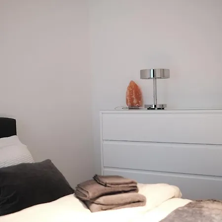 Apartment Luxus Residenz 4min Vw Stadtnah-1 Kingsize Bett & Garten