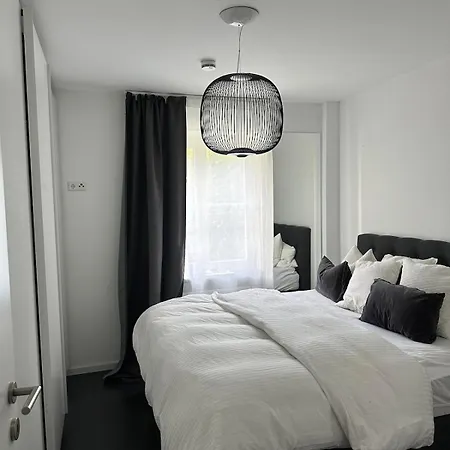 Luxus Residenz 4min Vw Stadtnah-1 Kingsize Bett & Garten Apartment *