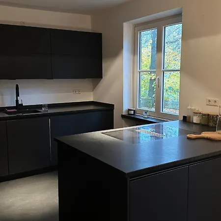 Luxus Residenz 4min Vw Stadtnah-1 Kingsize Bett & Garten Apartment Wolfsburg